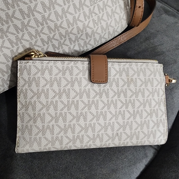 MK - Picture 4 of 13